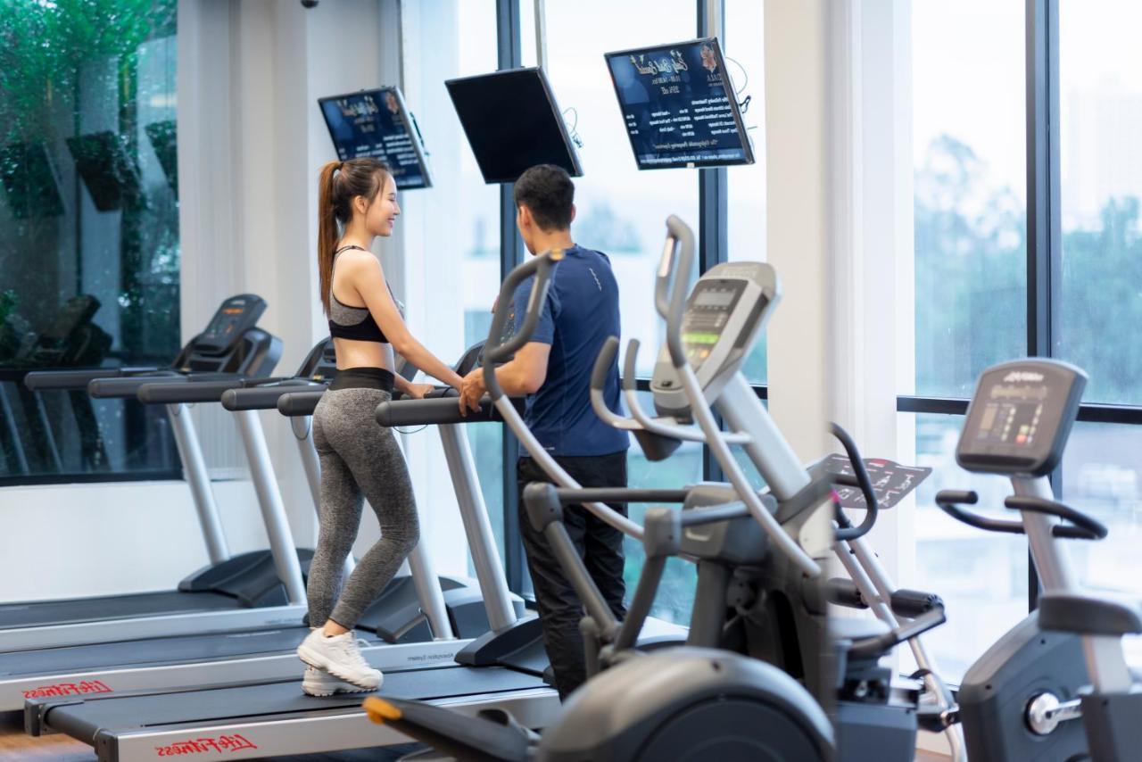 The Empress Premier Chiang Mai - Sha Extra Plus Exterior foto A personal trainer with a client