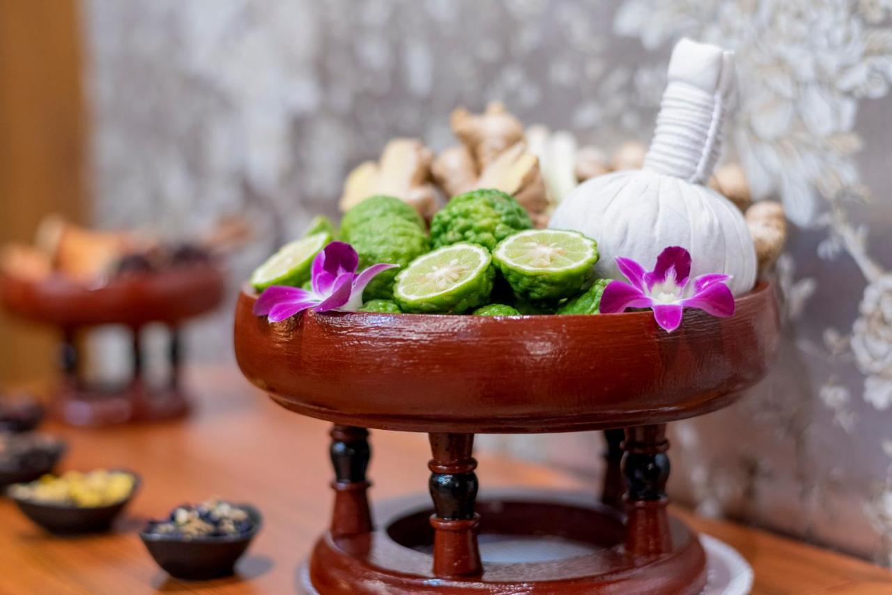 The Empress Premier Chiang Mai - Sha Extra Plus Exterior foto Thai herbal compress