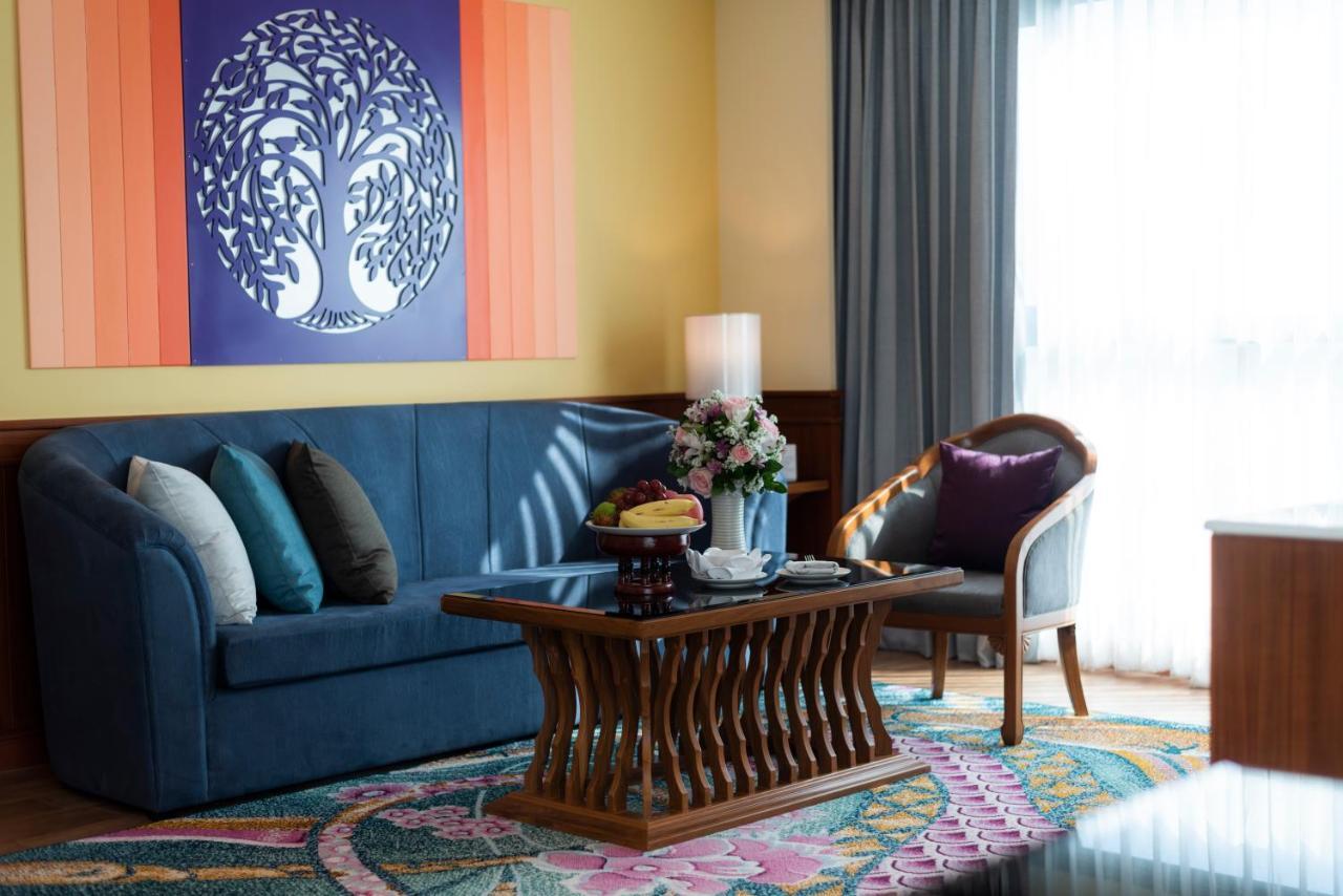 The Empress Premier Chiang Mai - Sha Extra Plus Exterior foto A living room in a hotel