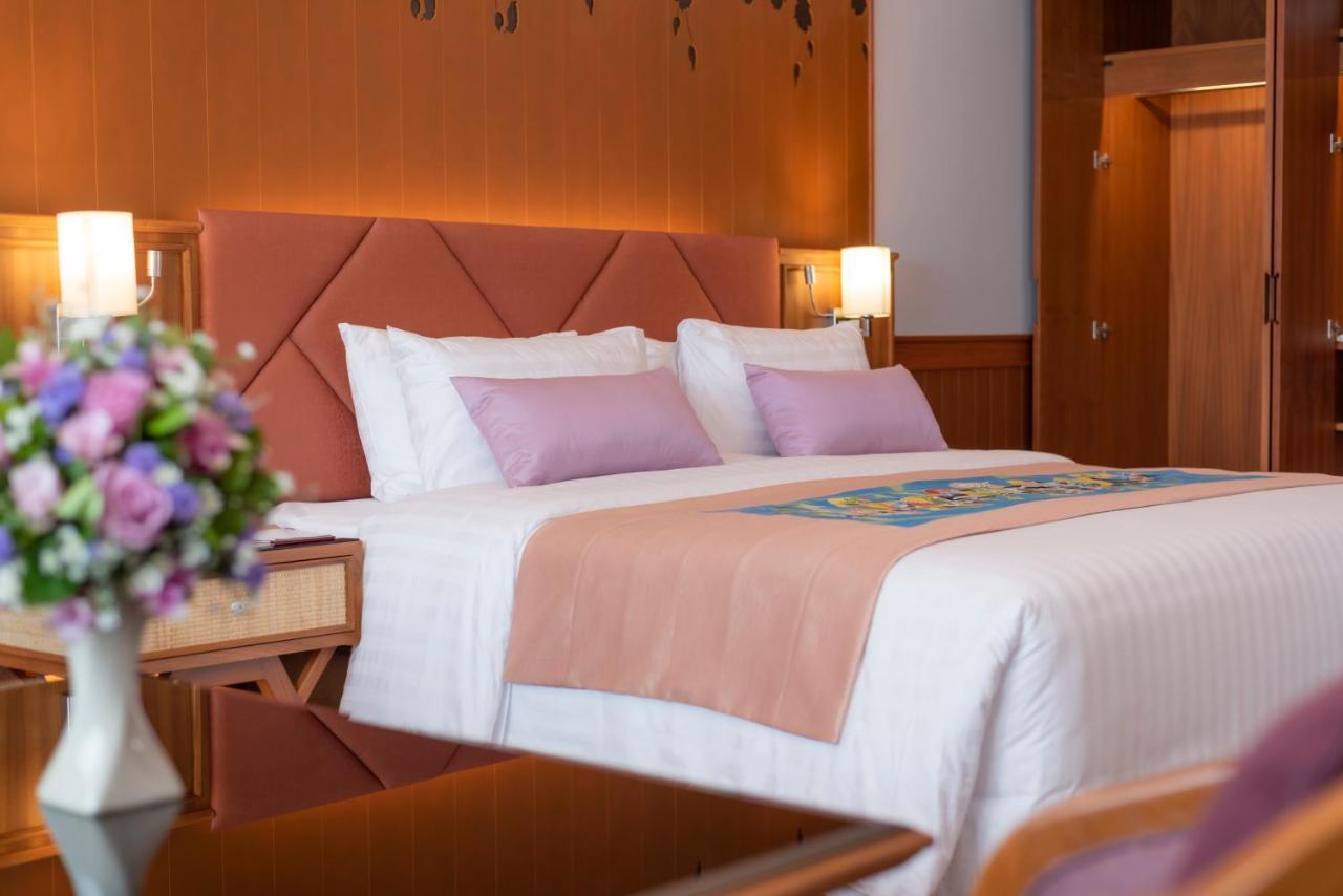 The Empress Premier Chiang Mai - Sha Extra Plus Exterior foto A bed in a hotel room